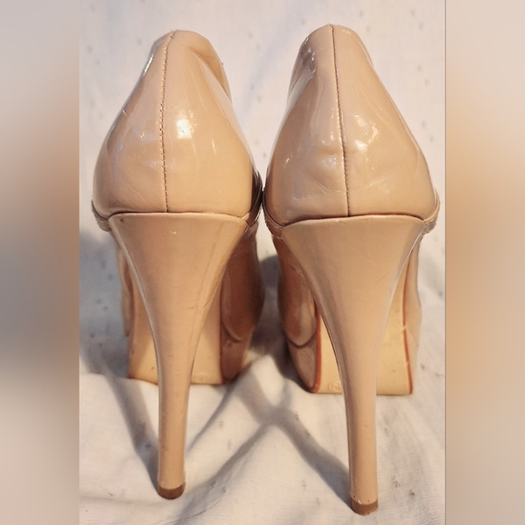 🐼CHINESE LAUNDRY women's beige heels. Close toed with buckle straps. Size 10 - Picture 5 of 11